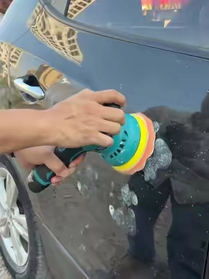 ¡Deja de pagar cientos de dólares por un pulido profesional! 🛑 
 Esta pulidora inalámbrica de 6 pulgadas viene con DOS baterías recargables de 12V, 
 para que nunca te quedes a medias. Con 8 velocidades ajustables hasta 5500RPM, 
 es perfecta para encerar, pulir y quitar rayones de autos o botes. 👇
  ¡Consigue este kit en el carrito de TikTok Shop aquí abajo antes de que se agoten!
 #detalladoautomotriz #cuidadoautomotriz #pulidora #accesoriosparaautos #mecanica