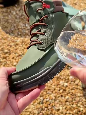Heydude Bradley II nylon are perfect for fall and winter! #heydude #heydudeshoes #boots 