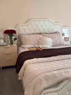i love this bedding so much!! it’s such fall vibes 🍁🧸 #bedding #fallbedding #fall #falldecor #autumn 