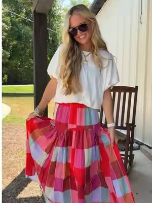 This maxi skirt is STUNNING for fall! The best quality and so comfortable too! In love with the colors! #tiktokshopcreatorpicks #tiktokshopstockup #fallootd #falloutfitinspo #maxiskirt 