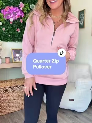 The viral quarter zip that makes early fall outfits so easy 🤍 Lightweight enough for transition weather and so cute with leggings or jeans! @PrettyGarden 