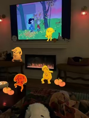 fall movie night w the gang :) 🎃🍂🤎 #dancingdog #trending #fallaesthetic #spookyszn #bermonths 