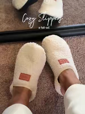 Fall and winter favorite ☕️🤍#slippers #houseslippers #homevibes #houseshoes #cozyathome 