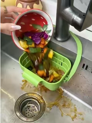 Si te toca lavar los platos después de cenar, ¡este colador para el fregadero es un must! Atrapa todas las sobras mientras lavas, evitando que el desague se tape. ¡Es el truco definitivo para tener una cocina más limpia y feliz! #tiktokshopsummersale#ColadorDeFrega dero #OrganizacionDe Cocina #EscurrirPlatos #tiktokshopstockup 