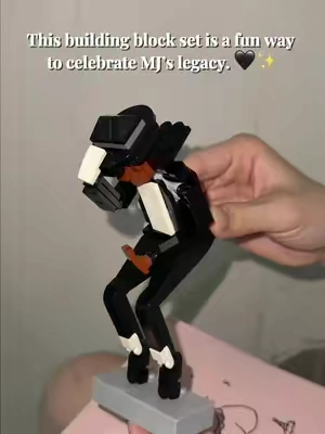 This Michael Jackson building block set is a tribute created through creativity and passion.Give their love for MJ a memory they can hold onto forever. #buildingblocks #michaeljackson #kingofpop #MJ #fyppppppppppppppppppppppp 