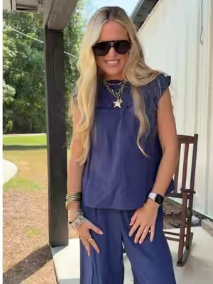 My favorite throw on and go set for fall! 95 cotton and 15 linen! The best quality and adorable! #tiktokshopcreatorpicks #tiktokshopstockup #falloutfitinspo #fallootd #fallset 