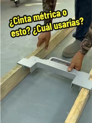 ¿Cinta métrica o esto? ¿Cuál usarías? #framing #construction #carpenter #tooltok #woodworking 