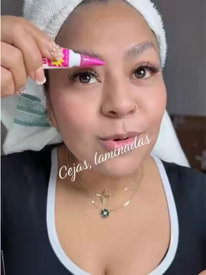 Siempre me preguntan cómo me hago mis cejas, aquí les dejo lo que yo utilizo #NYX #thebrowgluenyx #cejaslaminadas #tiktokshopblackfriday 