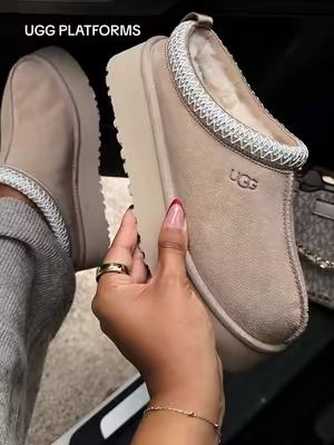 @Fly Kicks #uggseason #flykicks #platformuggs 