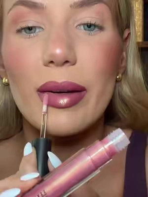 This is the Light/Medium option💄 @M.A.C Cosmetics Store #lipcombo #tiktokshopcosmetics #ttsbeautybesties #BeautyTok #lipstick 