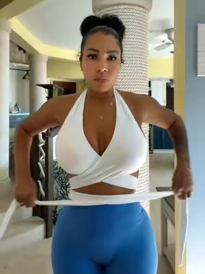 Supportive enough to get active but definitely cute for an #outfitinspo … size medium #tiktokcreatorpicks #wraptop #athleisurewear 