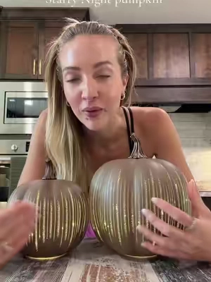 Obsessed with these starry night pumpkins 😍