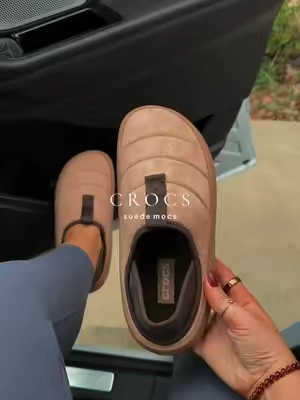 SO comfy and soft. Love the hard bottom too 🤎 @Crocs #shoes #fallaesthetic #crocs #slippers #crocsslippers 