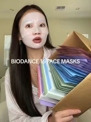 i meannn im NOT complaining 🤷🏻‍♀️ #biodance #facemask #glassskinroutine #koreanskincare #tiktokshopcreatorpicks 