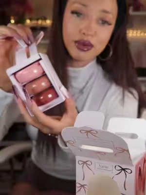 Tarte Holiday sets are limited 🎄✨🌲 #tiktokshopcreatorpicks #tiktokshopstockup #tartecosmetics #blush #highlighter @tarte cosmetics 