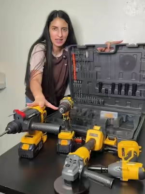 Caja de herramientas 4 en 1. Esta es la caja de herramientas bien completa que trae lo que nesecitas asta tornillos. Todo esto para la construcción o cualquier arreglo fácil que puedas hacer. #herramientas #dealsforyoudays #tools #construction #blackfriday 