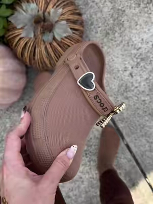 My fave crocs 🧸🤎 #crocs #crocscrafted #crocscraftedclogs 