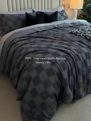 Moody fall vibes unlocked. 🖤🍂#bedsure #moodyhome #fall #halloween #sohochic 