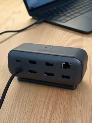 🤯This is hands down the most insane hub I've ever seen. It's Anker's latest 10-in-1 smart hub, and this thing does way more than just add extra ports.  #anker #sohochic #hub #desksetup #techtok 