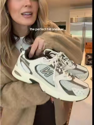 imagine these with your favorite leggings and oversized hoodie✨🤌🤎@Fly Kicks #newbalance #falloutfits #comfysneakers #neutralstyle #fallootd 
