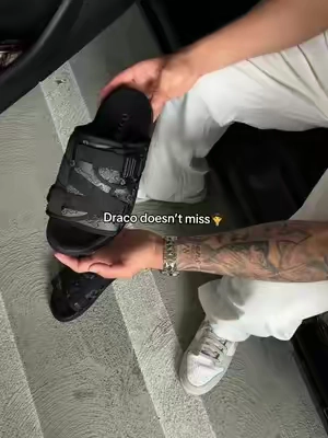 Crazy how clean these are  #dracoslides #fashion #slides 