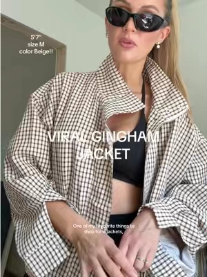 This is the beige colorway!! It's like a light brown/ivory gingham seersucker fabric! #jacket #windbreaker #casualoutfits #falloutfits #falltrends 