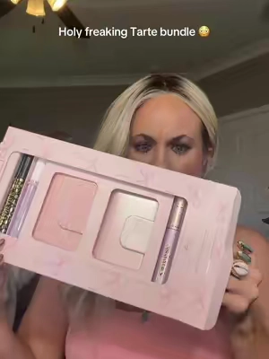 Holy freaking @tarte cosmetics bundle #makeupbundle #makeupset #makeupdeals #giftsforher #giftideas 