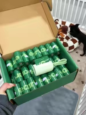 I swear the last one that I used left, my hand smelling so weird after 🤢💩 I had to switch asapppp @earthrated #dogessentials #dogsoftiktok #tiktokshopstockup 