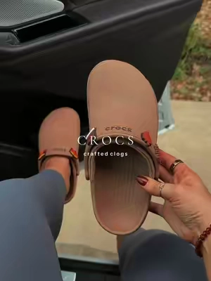 So excited to wear these for fall 🍂 @Crocs #shoes #crocs #fallaesthetic #clogs 