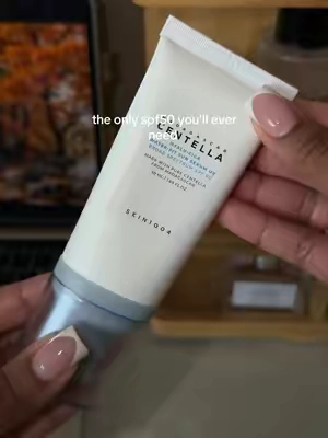 The only spf that doesn’t leave a sticky white cast 🤎🧴  #spf50 #sunscreenforblackpeople #skin1004sunscreen  #blackgirlskincareproducts #blackgirltok 