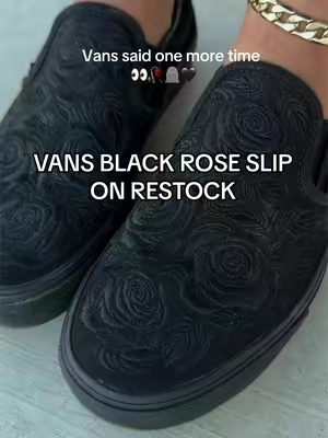 Last time these sold out in THREE DAYS… do with that information what you will 👀 @vans 