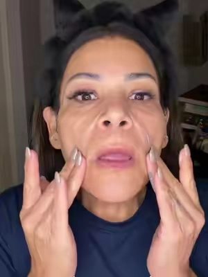#CeraVePartner Viejonas, yo también pensaba que una rutina antiedad tenía que tener mil productos 😂 pero resulta que hay que ponerle atención a lo que nuestra piel realmente necesita 👀 