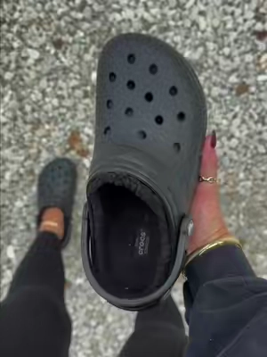 @Crocs #crocsshoes #crocs #fallshoes #tiktokshopstockup #CrocsSeptemberSpotlight 