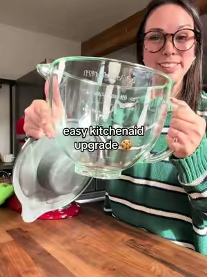 I love the look of my KitchenAid with the glass bowl 🤩. And if it’s living on my counter yes I care about the aesthetic!! #kitchenaid #kitchenaidmixer #qvcloyaltyprogram  #bakingtiktok 