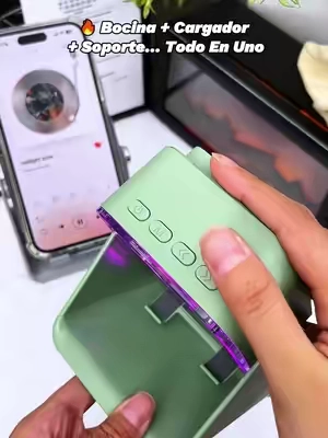 La solución perfecta para la cocina, oficina o cama 😎 Mantén tu celular firme mientras escuchas música o ves tus videos favoritos 🎶 #phoneholderstand #wirelessspeaker #techfinds #deskaccessories #tiktokshopstockup  