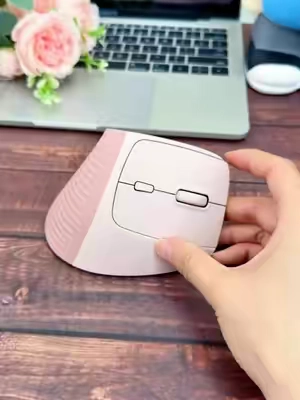 Ergonomic vertical mouse. So comfortable for daily use!#dadgift #tiktokshopfalldealsforyou #wirelessmouse #tiktokshoprestock #tiktokshopstockup 