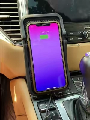⚡️🚗Simplemente coloque su teléfono para cargarlo: esta alfombrilla inalámbrica antideslizante se carga automáticamente mientras conduce, ¡sin complicaciones!  #caraccessories #tiktokmademebuyit #fastcharger #phonecharger #toolupgrade 