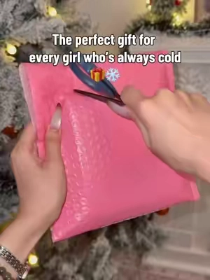 POV you’re always cold and need this before winter prices go up ASAP 🥶 #HandWarmer #WinterEssentials #ColdGirlProblems #TikTokMadeMeBuyIt