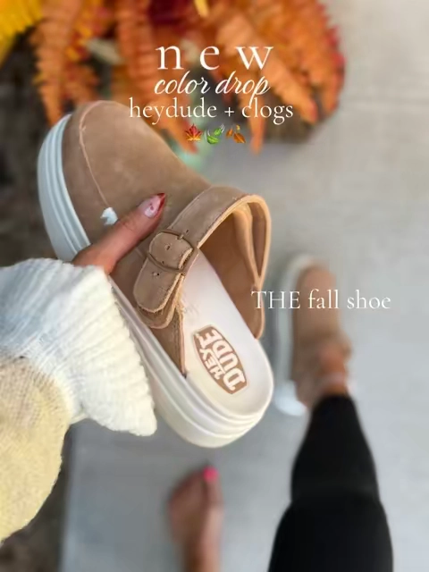 The shoe that makes leggings and an oversized sweatshirt look like an actual outfit 🤎 These platform clogs are about to be on repeat all fall. #heydudenewarrivalscampaign #PlatformClogs #FallShoes #fallstyle #comfyshoes @HeyDude 