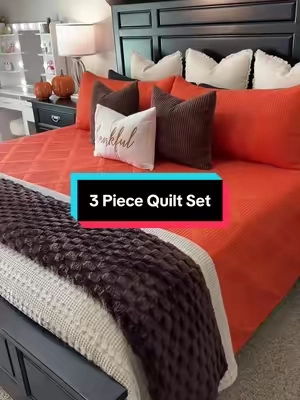 This quilt is beautiful and so affordable! #quilt #quiltset #bedding #fallbedding #beddingset