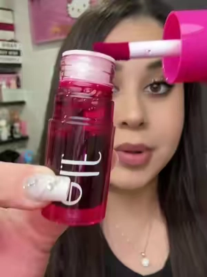My new favorite lip stain 💋 #elfcosmetics #lipstain #liptint #makeupfinds #beautyhacks 