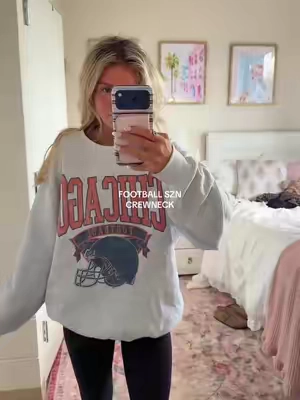 Wearing size Large #footballsweatshirt #retrofootball #crewneck #sweatshirt #footballcrewneck