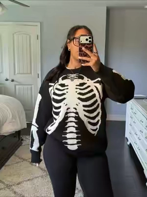 #halloween #halloweensweater #spookyseason #fallfashion #tiktokshopcreatorpicks 