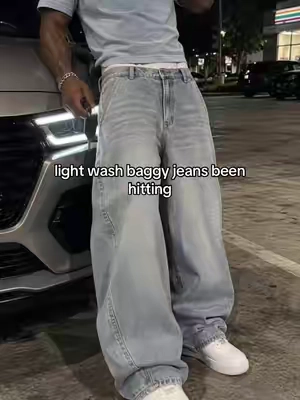 baggy light wash denim with the pale blue tee #lightwashjeans #baggyjeans #denimfit #menswear #fitcheck 