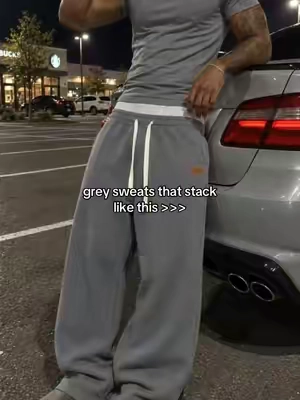 the stack on these is doing everything #greysweats #wideleg #baggyfit #streetwear #fitcheck 