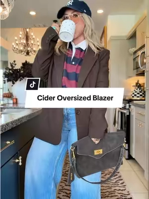 This Blazers tho…Actually oversized, actually chic… and of course it’s selling out @CiderEssentials #oversizedblazer #blazeroutfit #midsizeoutfits #falloutfits #sohochic 