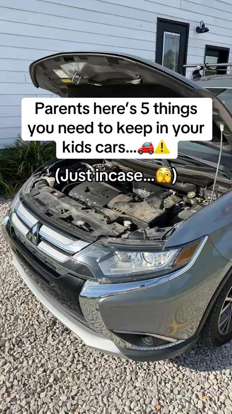 This kit is a jump starter, tire inflator, power bank, and a flash light all in one! #carjumpstarter #tireinflator #caraccessories #cartok #jumpstarter 