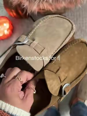 #birks #birkenstock #birkenstockclogs #birkenstocks #tiktokshopstockup 
