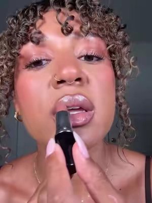 if a lipstick and a lip balm had a baby you’d get the lustreglass formula 😍 #maccosmetics #tintedlipbalm #maclustreglass #tiktokshopcosmetics #ttsbeautybesties 