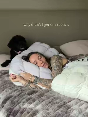 the best pillows on earth in my personal opinion, best sleep of my life with these #tiktokshopstockup #pillows #mellow #puffpillow #bedding 